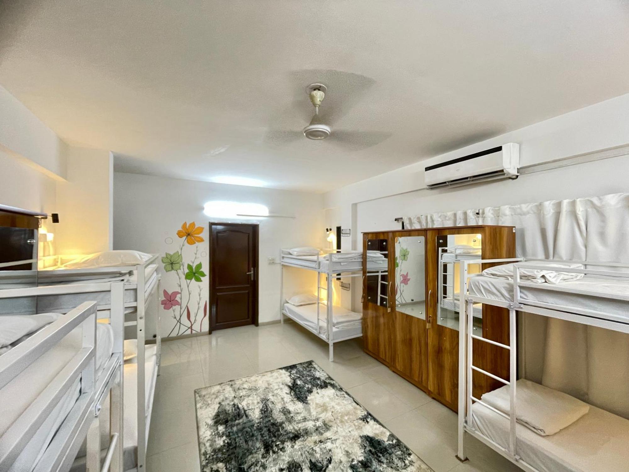 Hoshtel99 - Lux - Stay, Cowork And Cafe - Luxurious Bungalow Poona Buitenkant foto