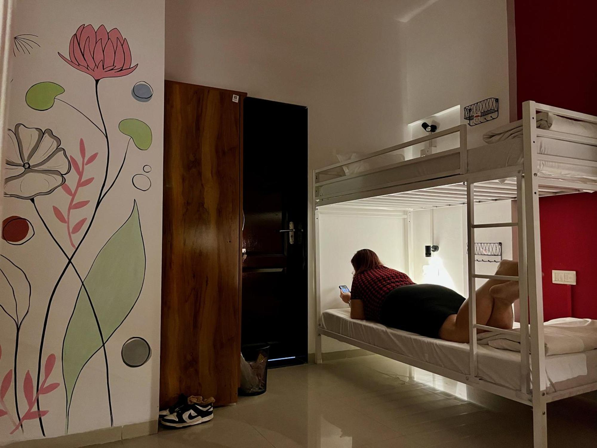 Hoshtel99 - Lux - Stay, Cowork And Cafe - Luxurious Bungalow Poona Buitenkant foto