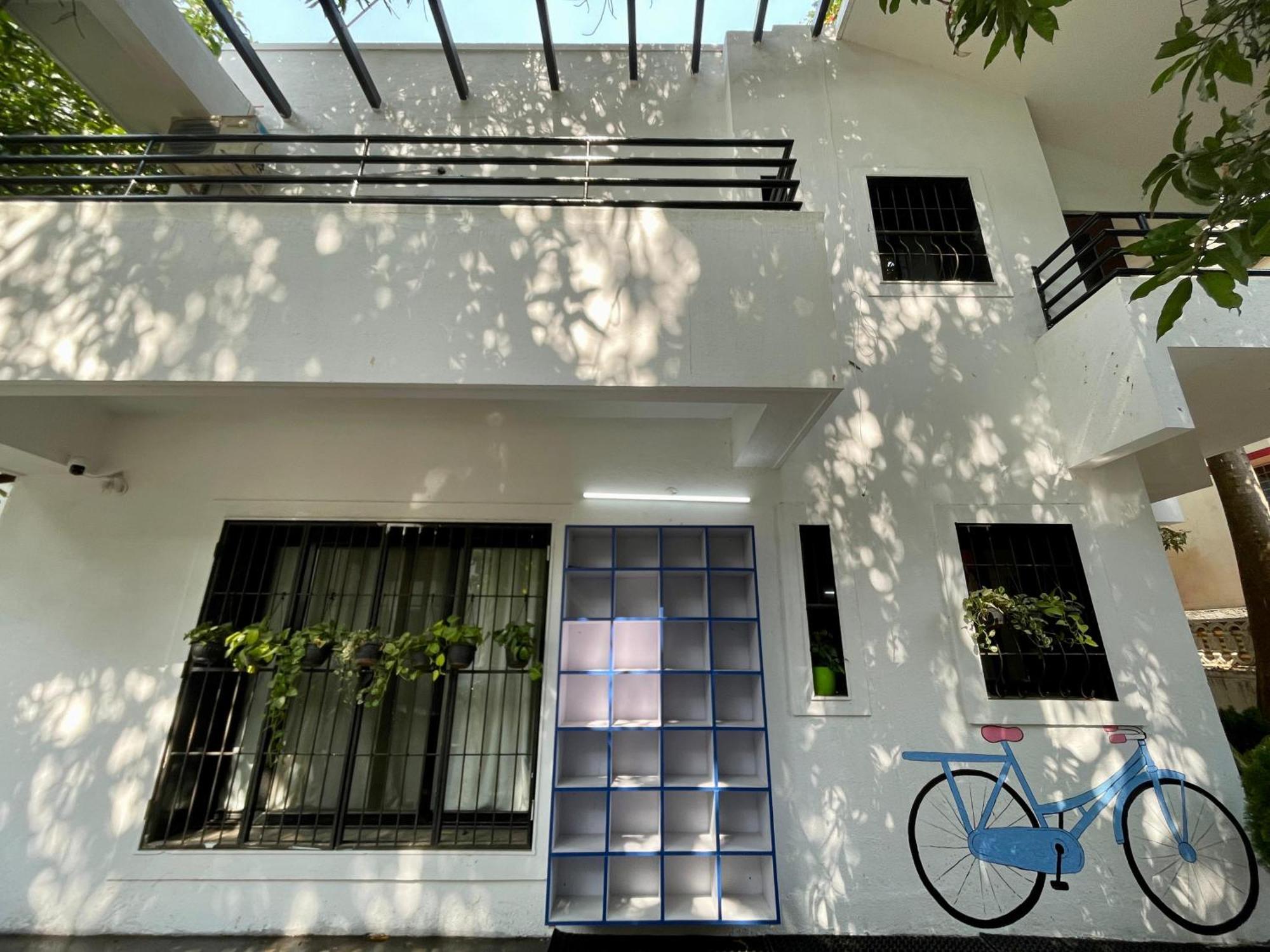 Hoshtel99 - Lux - Stay, Cowork And Cafe - Luxurious Bungalow Poona Buitenkant foto