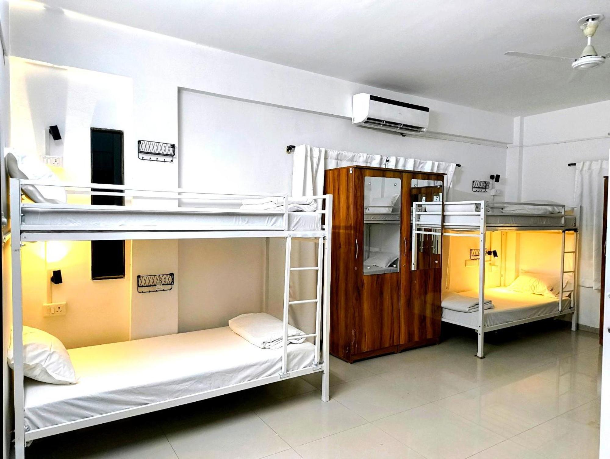 Hoshtel99 - Lux - Stay, Cowork And Cafe - Luxurious Bungalow Poona Buitenkant foto
