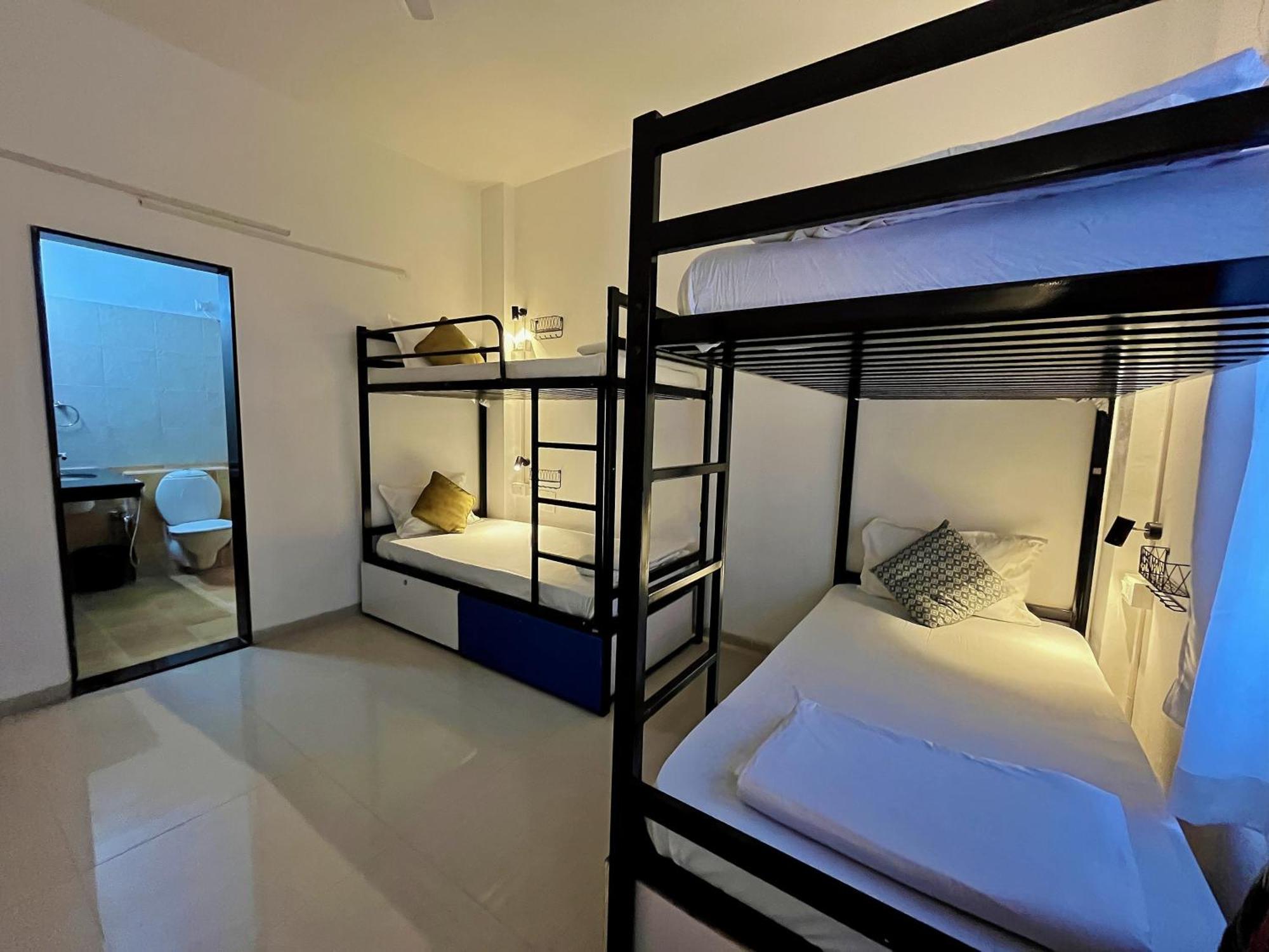 Hoshtel99 - Lux - Stay, Cowork And Cafe - Luxurious Bungalow Poona Buitenkant foto